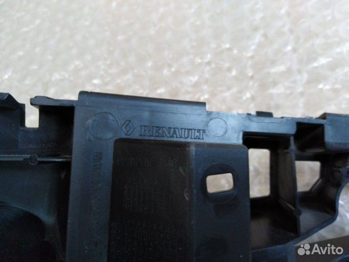 Кронштейн бампера передний левый Renault Megane