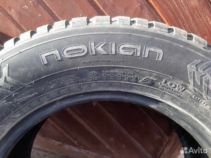 Nokian Tyres Hakkapeliitta 8 SUV 215/65 R16 102T