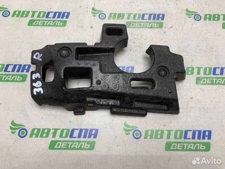 Абсорбер бампера передний правый Opel Astra H