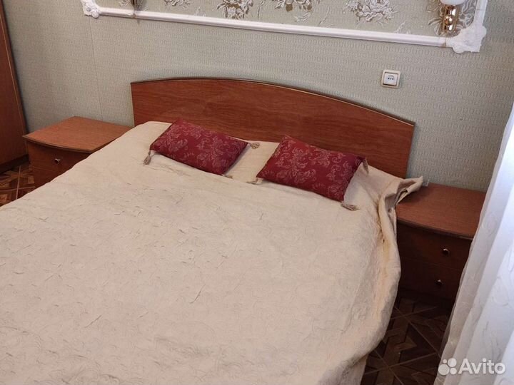 Продам спальный гарнитур