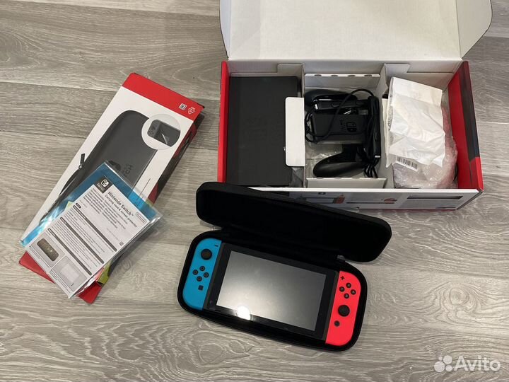 Продается новая Nintendo switch rev2 с чехлом