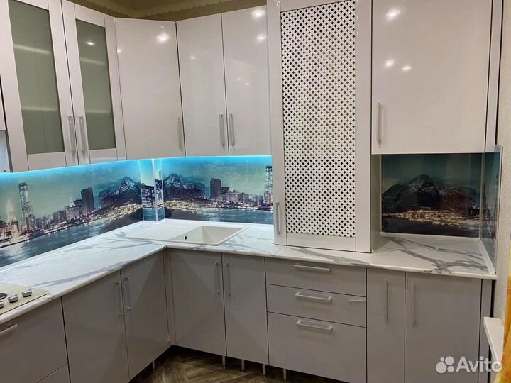 Кухонные гарнитуры современные