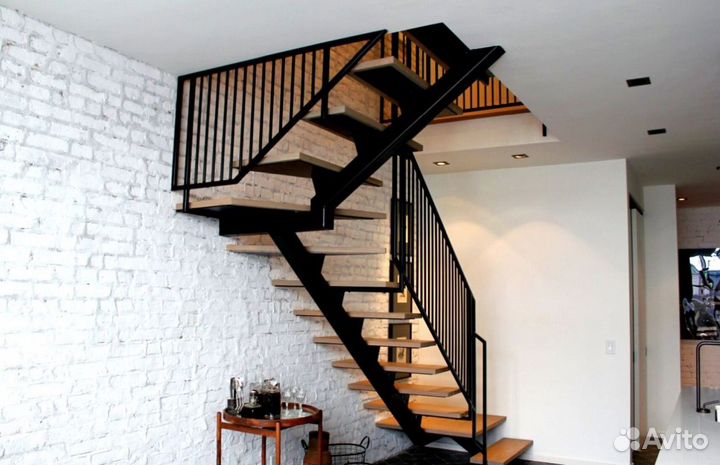 Лестница для коттеджа на заказ