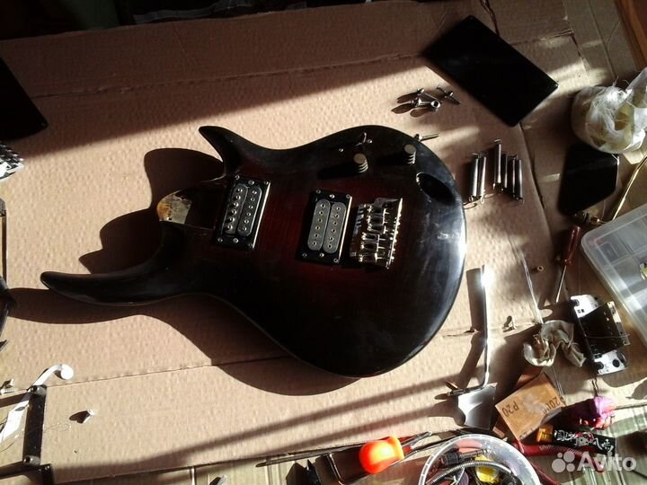 Дека от электрогитары