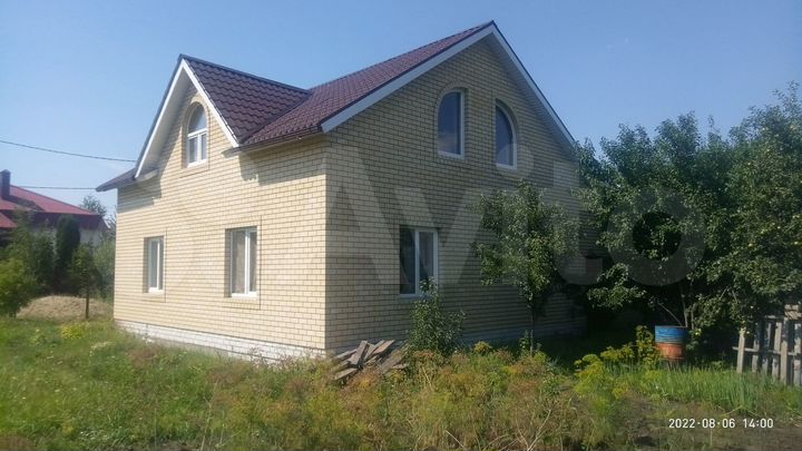 Коттедж 201 м² на участке 10 сот.