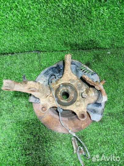 Toyota Corolla 150 передний правый пов.кулак