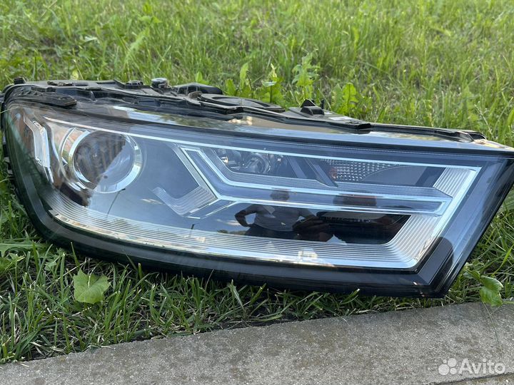 Фара правая Audi Q7 4m