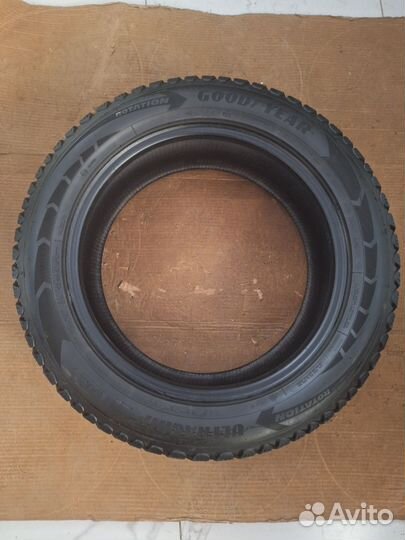 Goodyear UltraGrip Ice 225/55 R18 102T