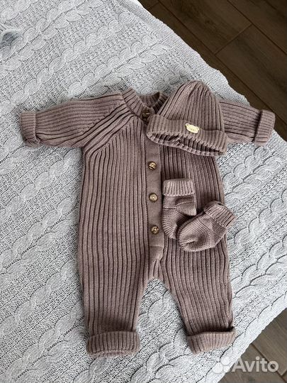 Костюм на выписку вязаный