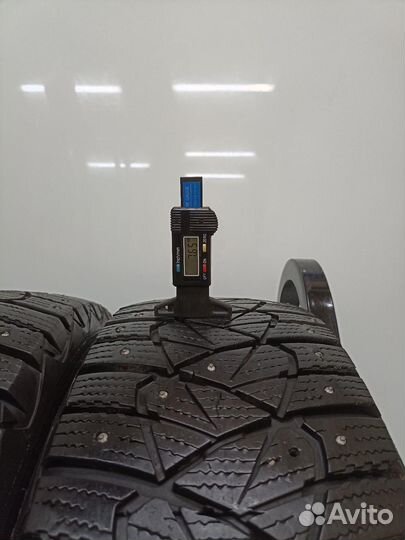 Goodyear Ultragrip 600 215/65 R16