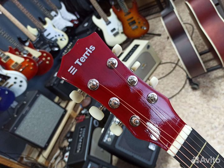 Акустическая гитара