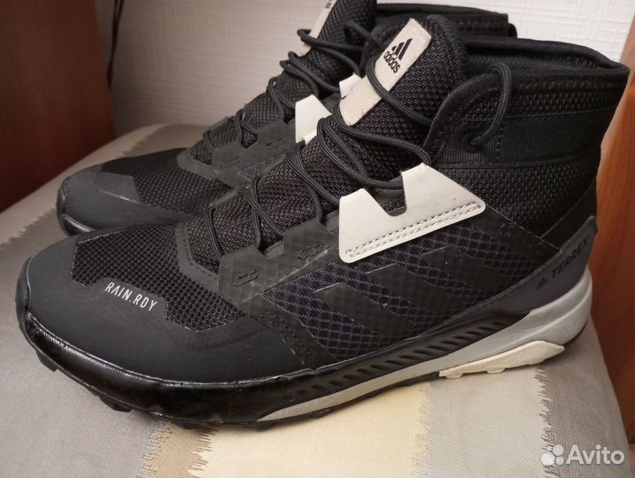 Кроссовки adidas