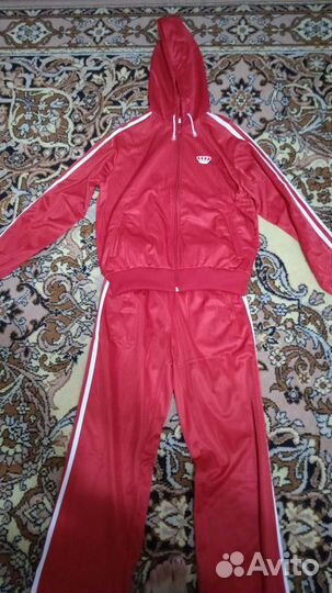 Спортивный костюм женский новый