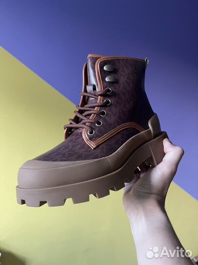 Ботинки на весну Michael Kors