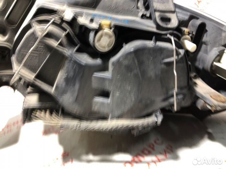 Фара ксеноновая правая Bmw 118 хэтчбек N45B16 2007