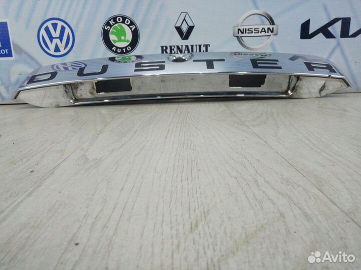 Молдинг Накладка крышки багажника Renault duster