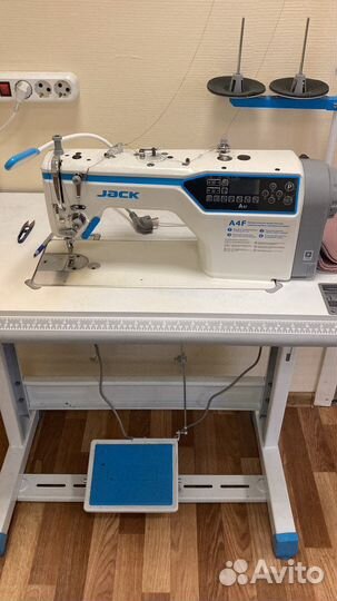 Промышленная прямострочная швейная машинка