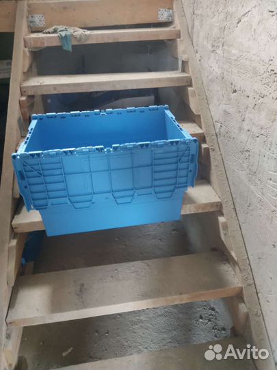 Ящик пластик с крышкой