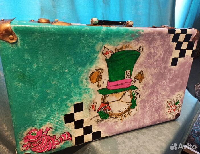 Декоративный чемодан