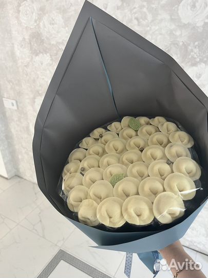 Букет из шоколадных пельменей