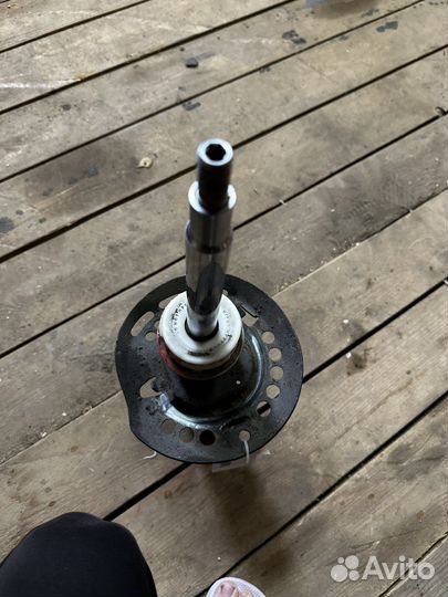 Стойка передняя mercedes e212 3.5 4matic