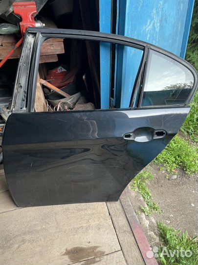 Дверь bmw е90 мятая