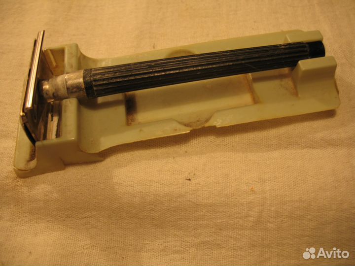 Старинный сувенирный бритвенный станок