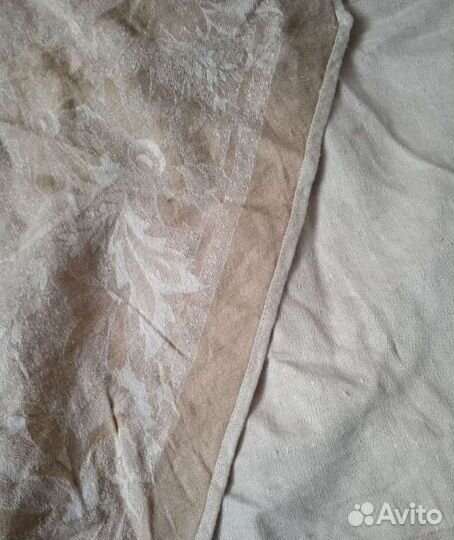 Скатерть бежевая для круглого стола и белая