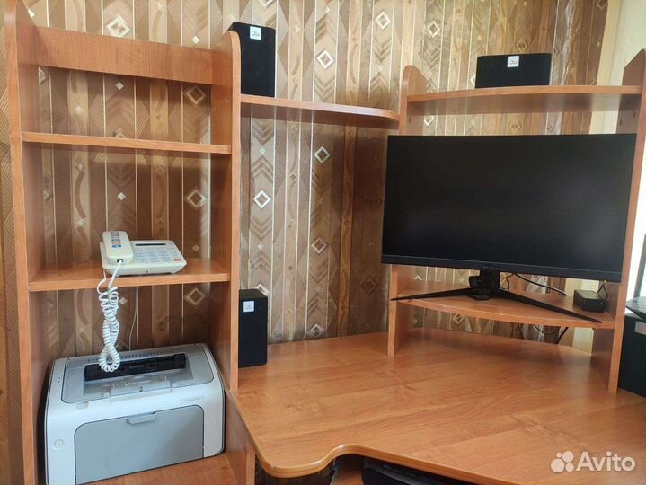 Стол компьютерный