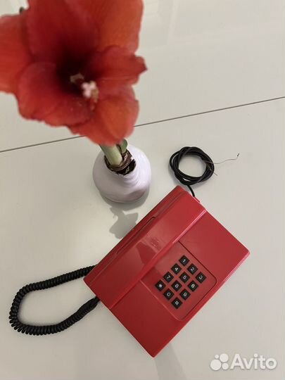 Телефон ретро