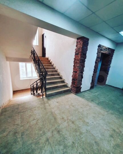 2-к. квартира, 84 м², 4/10 эт.