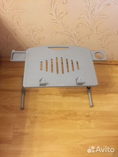 Прикроватный столик для ноутбука