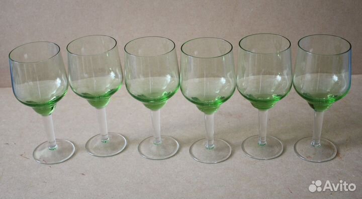 Секло 70-80г. СССР. Зелёные фужеры и стопки