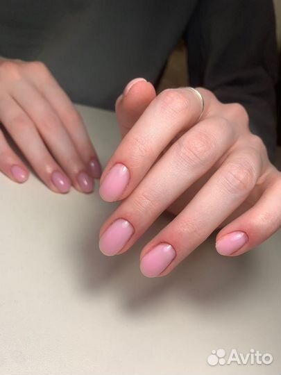 Модель на маникюр и наращивание ногтей