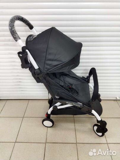 Новая компактная коляска в полной комплектации
