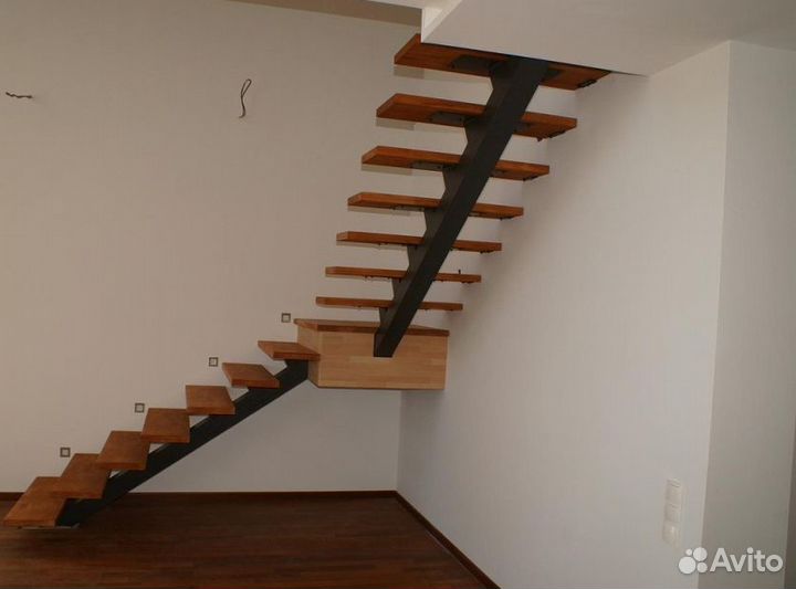 Лестница на второй этаж