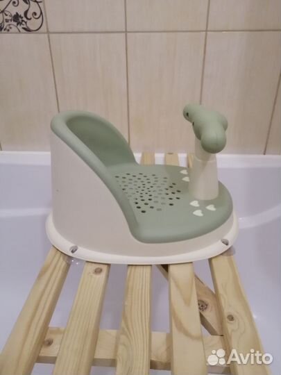 Стульчик для купания в ванной