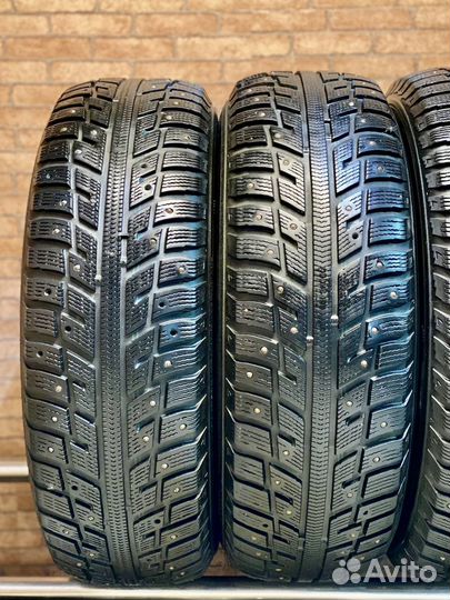 Kumho I'Zen KW22 215/65 R16