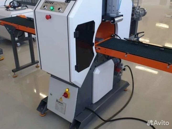 Горизонтальный упаковщик (орбитальный обмотчик)