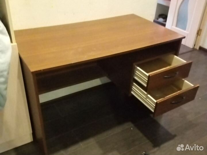 Письменный стол, компьютерный, школьный. 114 на 62