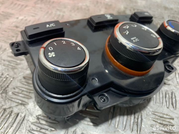 Блок управления климат-контролем Kia Cerato TD