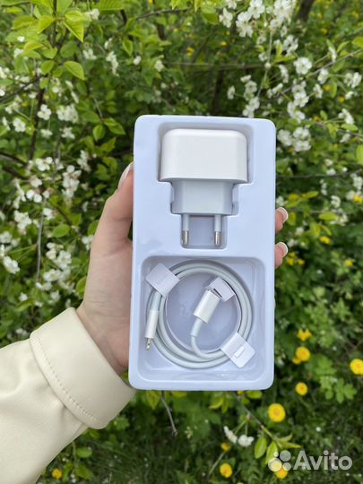 Apple 35W Dual USB-C Port Power Adapter