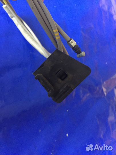 Тросик открытия лючка бензобака Kia Rio 2011-2017