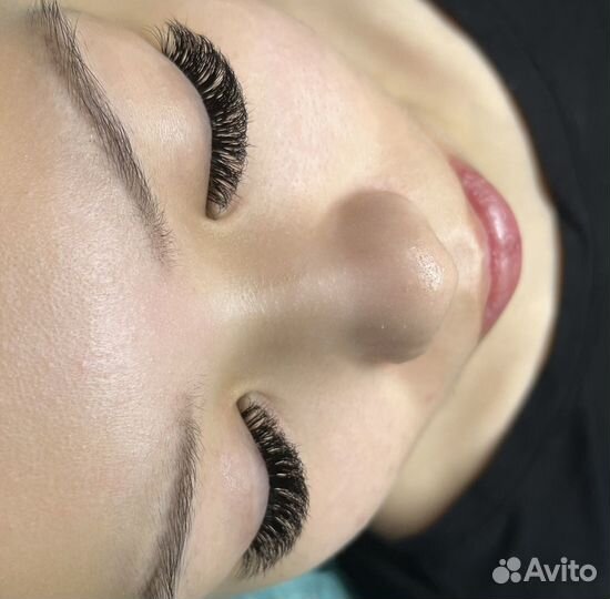 Наращивание ресниц в салоне