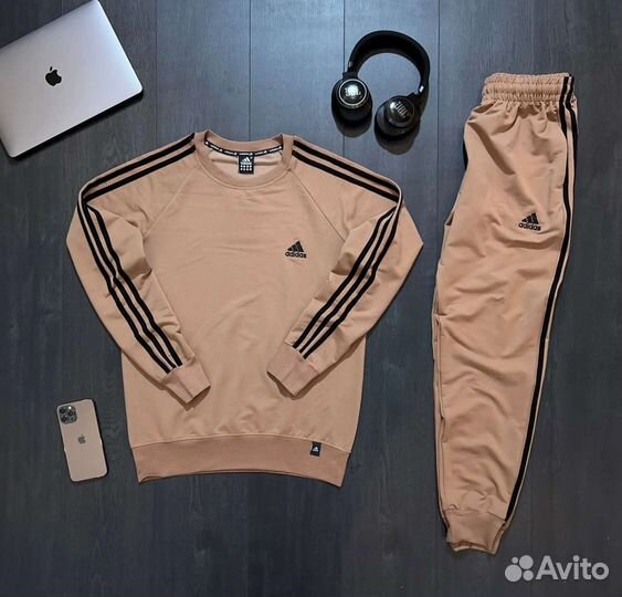 Спортивный костюм adidas
