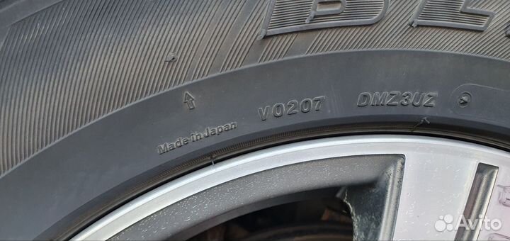 Bridgestone Blizzak DM-Z3 215/70