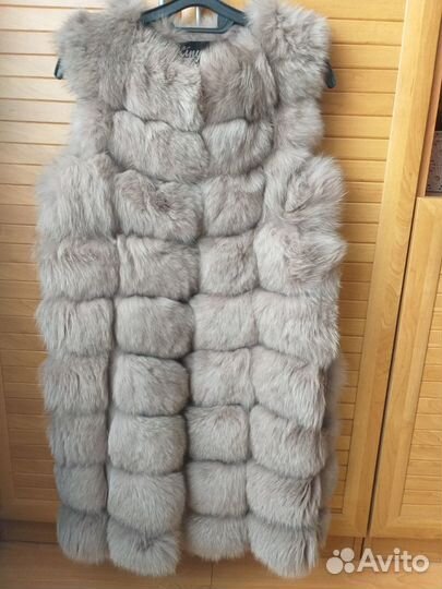 Продаётся жилет песцовый