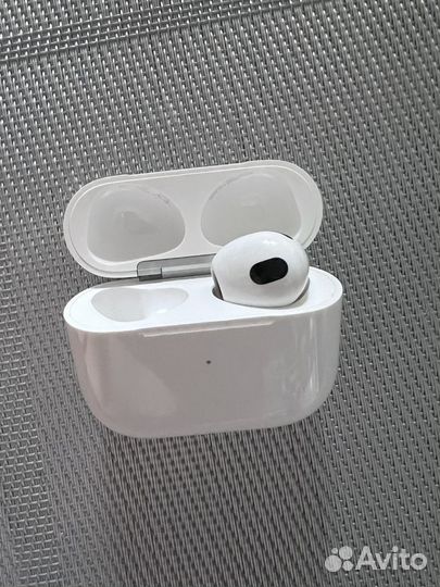 Беспроводные наушники apple airpods 3 (правый)