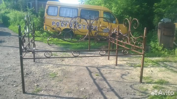 Изделия из металла: оградки, кресты, ворота,заборы