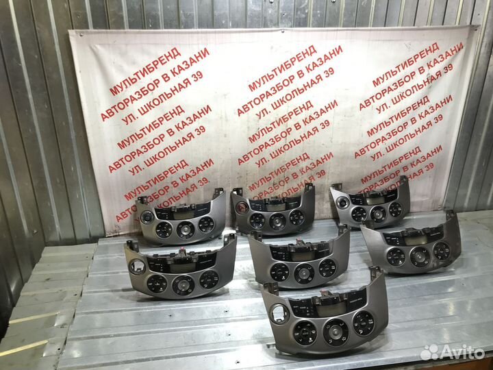 Блок управления отопителем печки Тойота RAV4 XA30